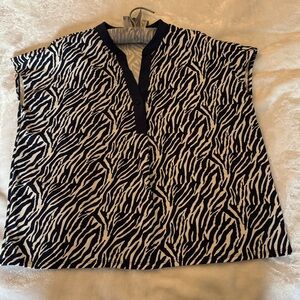 Chic Zebra Print Top